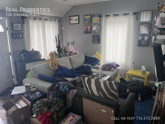 Building Photo - 704 Virginia Pl