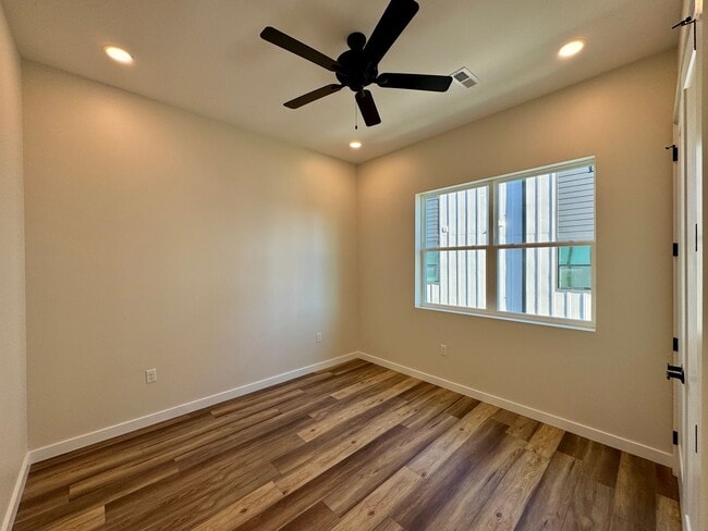 Building Photo - 1861 Zeta Way