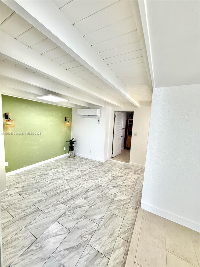 Building Photo - 10270 SW 167th Terrace
