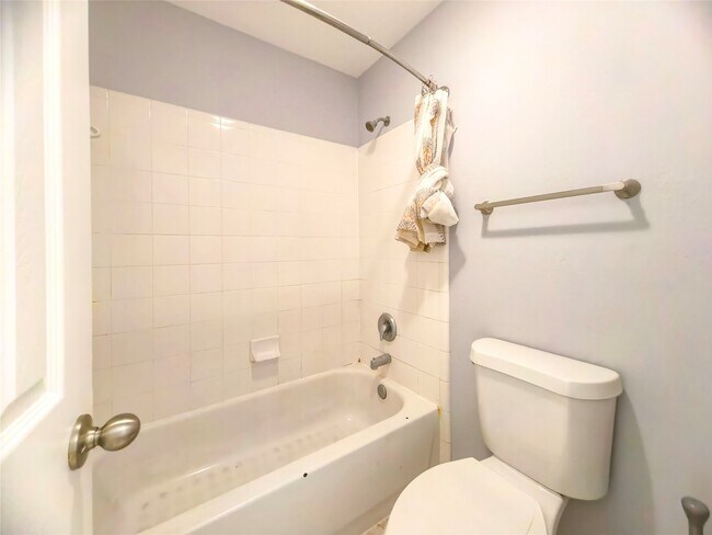 Building Photo - 15510 Fir Woods Ln