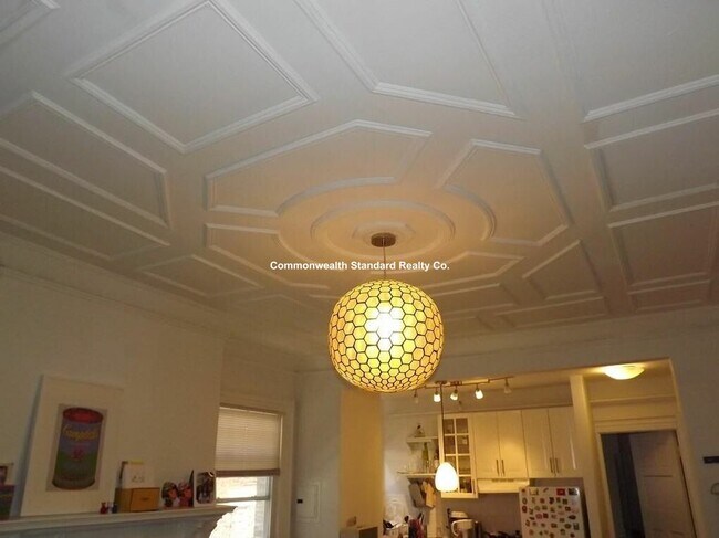 Building Photo - 465 Park Dr