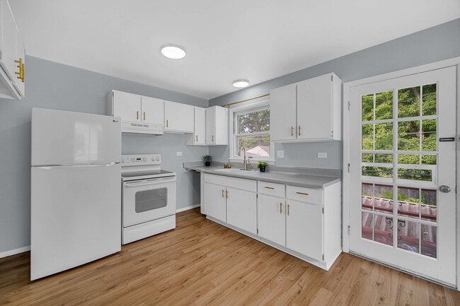 Building Photo - 2528 N Linden Ave