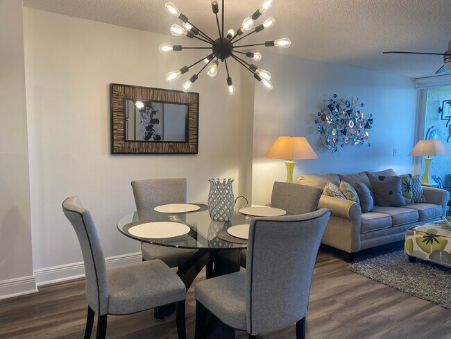 Building Photo - 18 Royal Palm Way