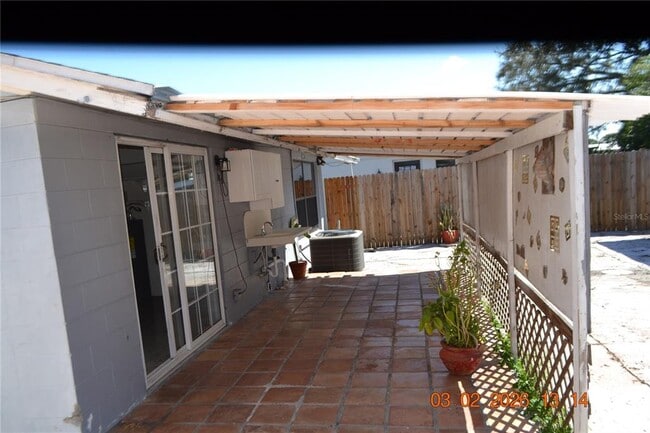 Building Photo - 8516 Catalina Dr