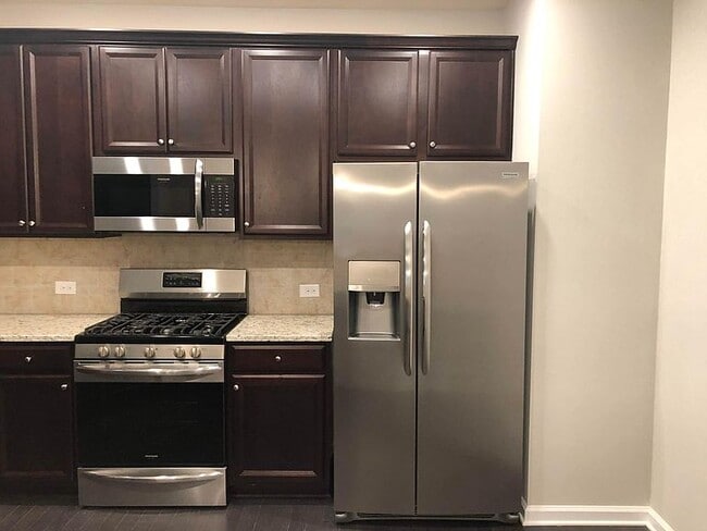 Building Photo - 1256 Elderwood Way