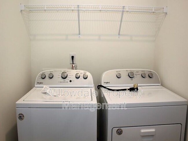 Building Photo - 125 Willow Grove Ln