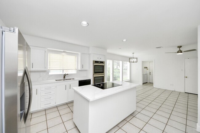 Building Photo - 11415 Ella Lee Dr