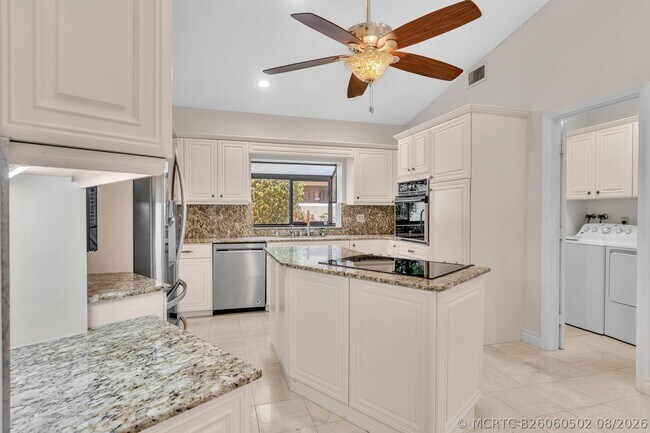 Building Photo - 22595 Esplanada Cir