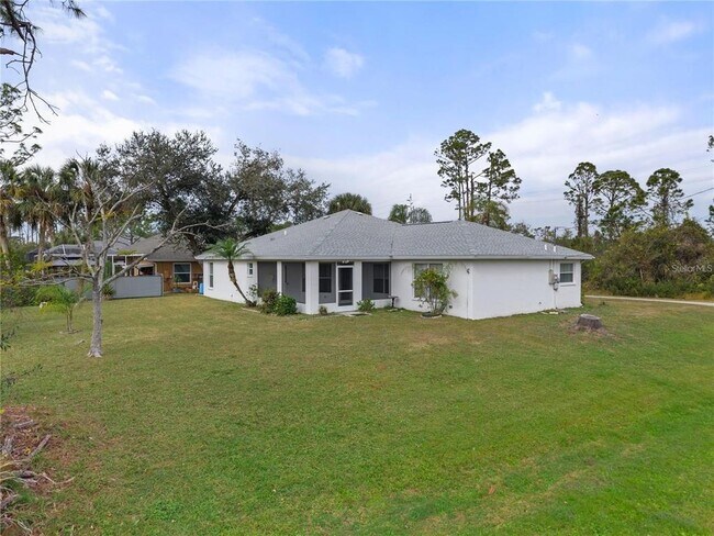 Building Photo - 3915 Fonsica Ave