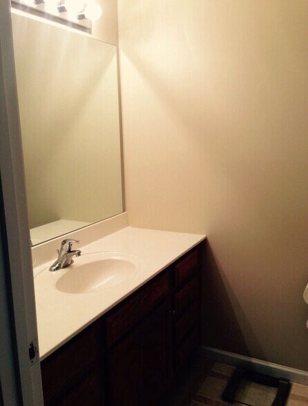 Building Photo - 4002 Sweetwater Dr