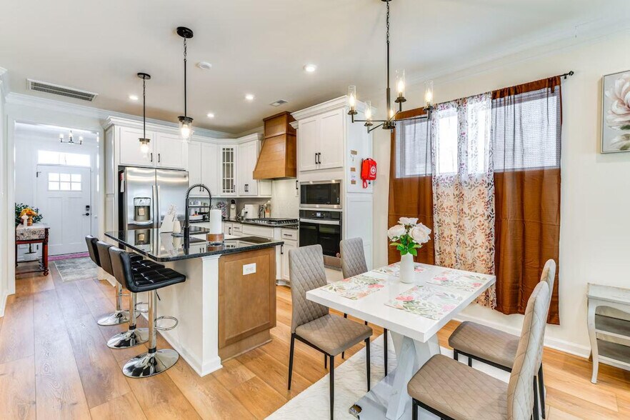 Building Photo - 8749 Bethany Crk Ave