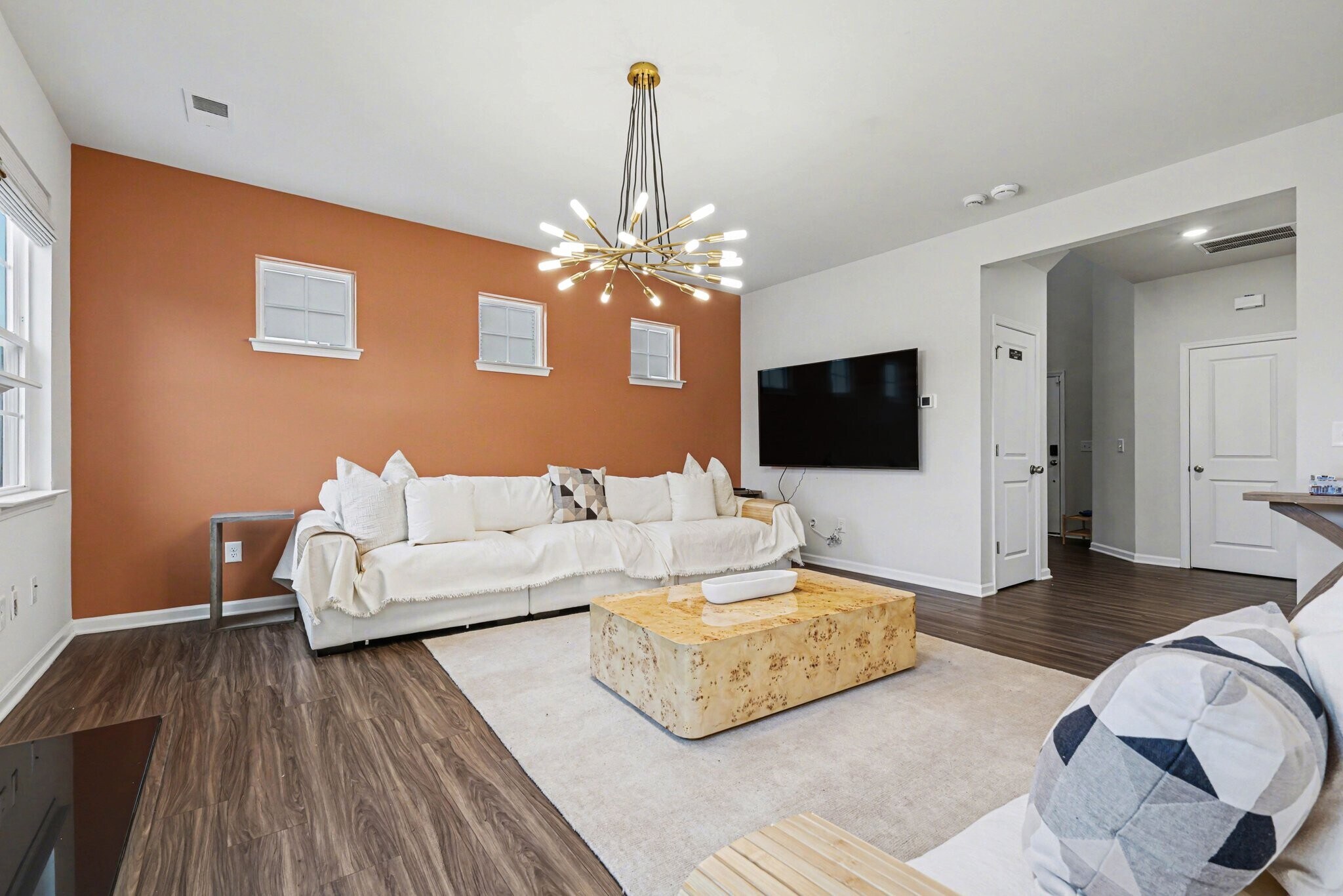 Building Photo - 15216 Lake Ridge Rd