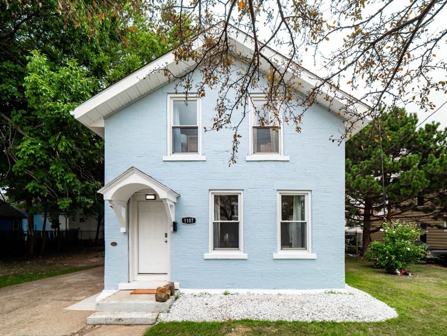 Building Photo - 1107 1st St