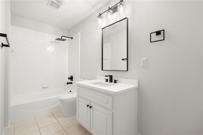 Building Photo - 870 Longstone Landing