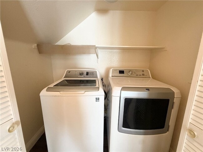 Building Photo - 853 Dancing Vines Ave