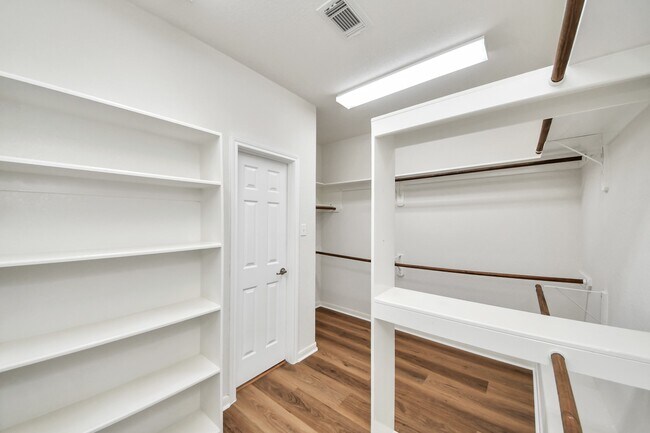 Building Photo - 8627 Sweet Pasture Dr