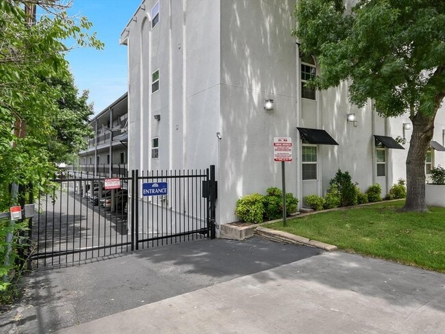 Building Photo - 3110 Red River St