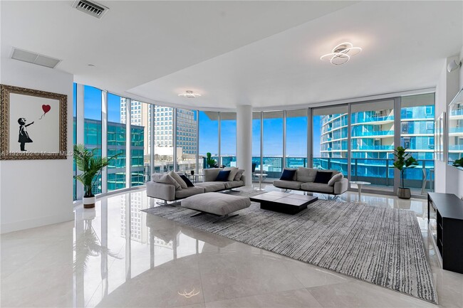 Building Photo - 200 Biscayne Boulevard Way