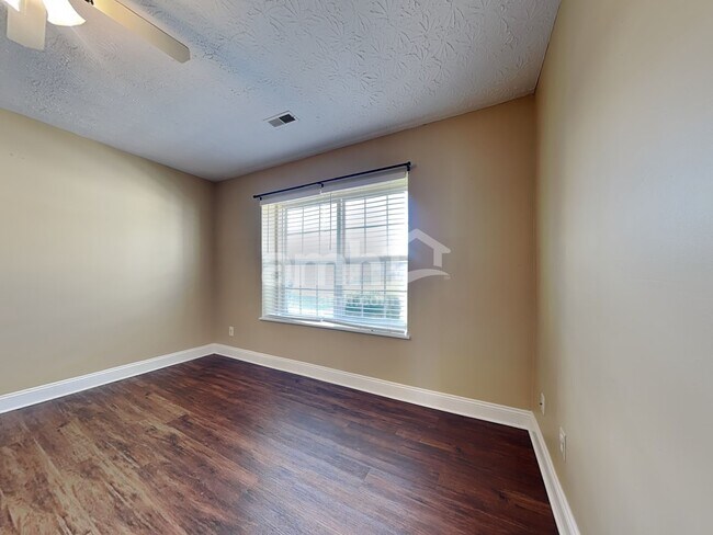 Building Photo - 7184 Franklin Madison Rd