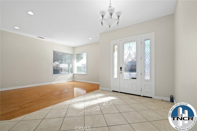 Building Photo - 17998 Vista Point Dr