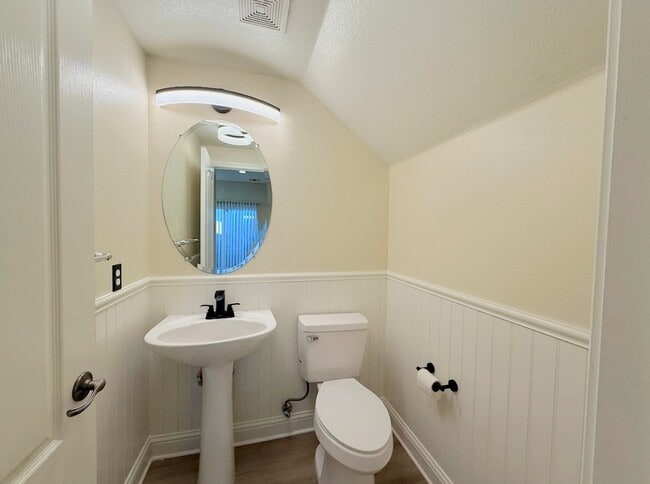 Building Photo - 110 Montage Dr