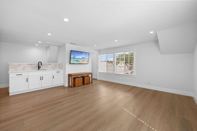 Building Photo - Modern Indoor / Outdoor Living with Resort-Style Yard & Bonus Suite