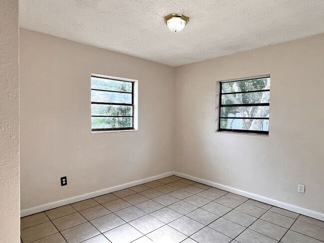 Building Photo - 120 3rd Jpv St