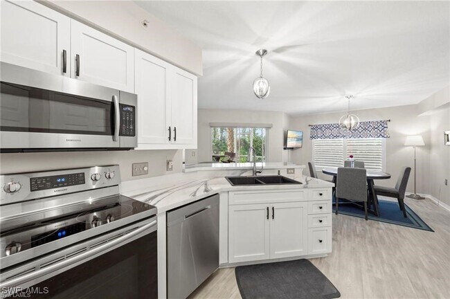 Building Photo - 15495 Cedarwood Ln