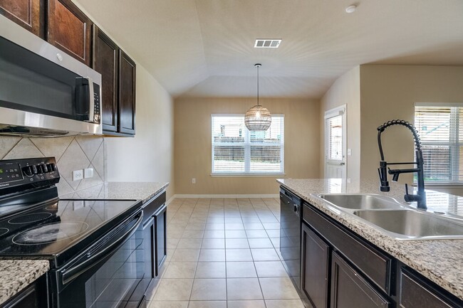 Building Photo - 5909 Roderick Dr