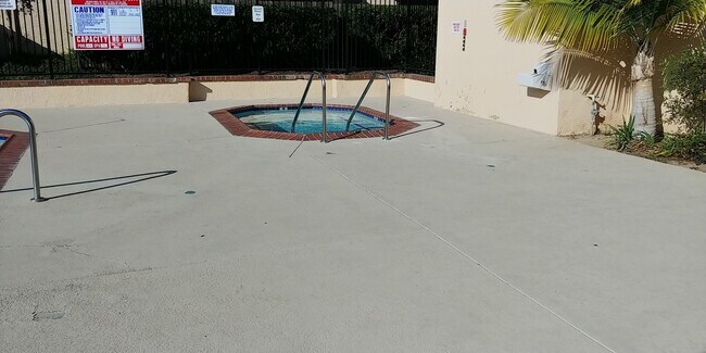 Building Photo - Spacious 2-Bedroom Townhome with Attached Garage and Washer/Dryer– El Cajon