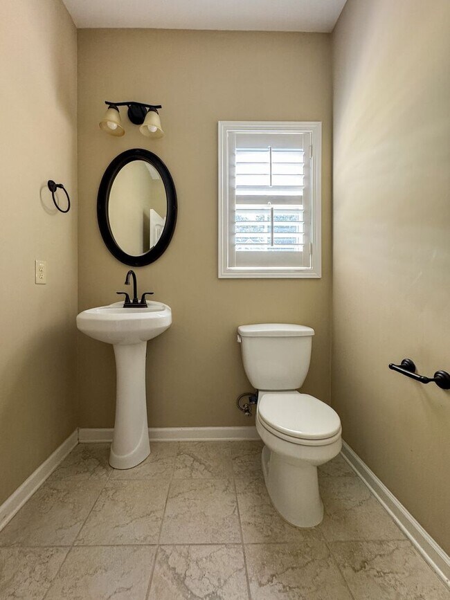Building Photo - 2900 Blackwater Ct