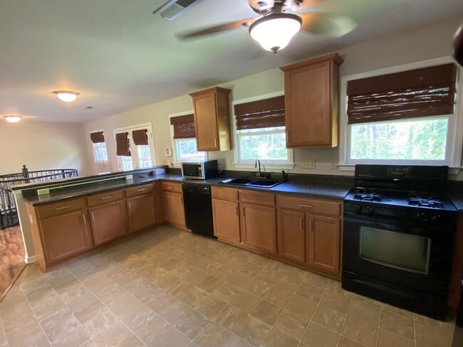 Primary Photo - Fabulous 3 bed/2 bath home in PRIME BROOKH...