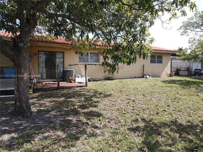 Building Photo - 3 bedroom in Miami Gardens FL 33169
