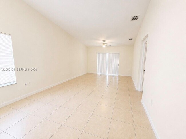 Building Photo - 3864 SW 48th Ave
