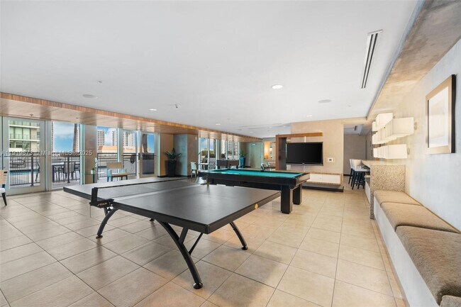 Building Photo - 60 SW 13th St