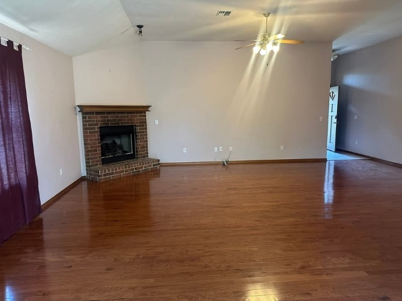 Building Photo - 333 E Magnolia Terrace