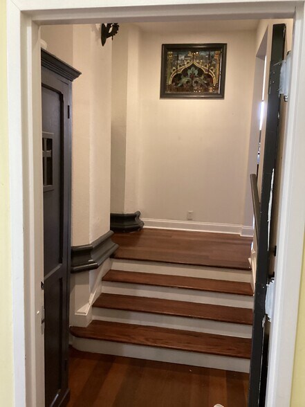Building Photo - 151 W Salaignac St