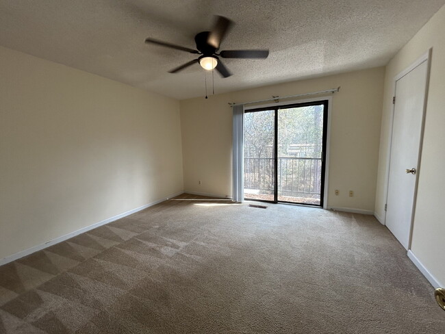 Building Photo - Townhouse for Rent