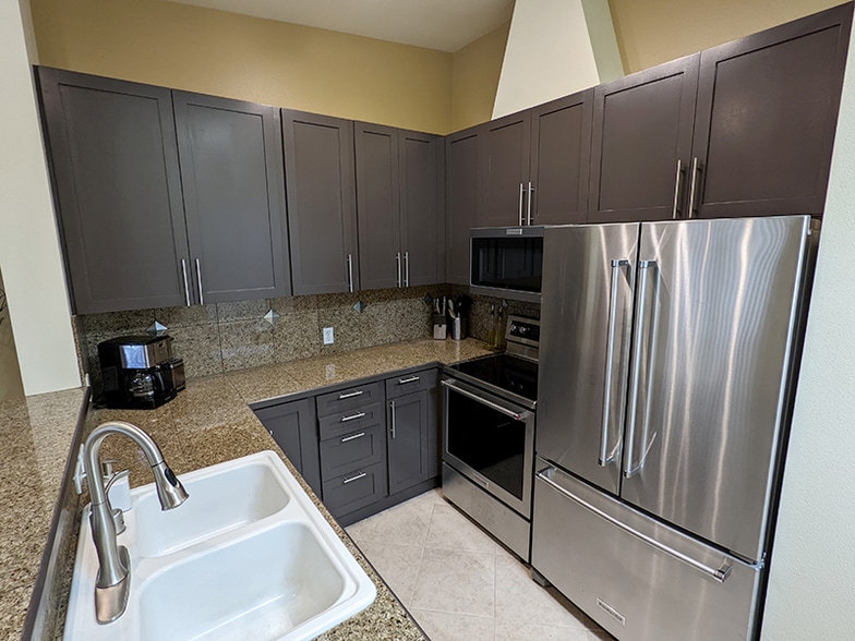 Building Photo - 326 Queen Anne Ave N