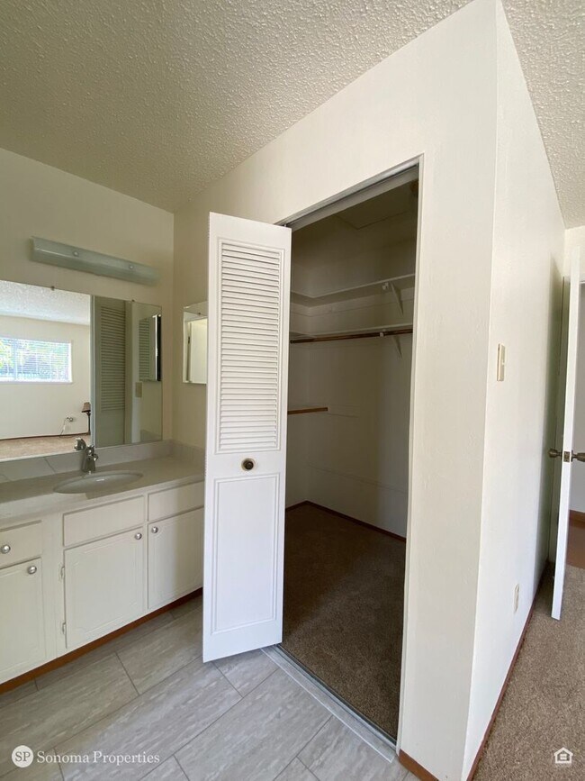 Building Photo - Charming 2BD/2BA House in Temelec!