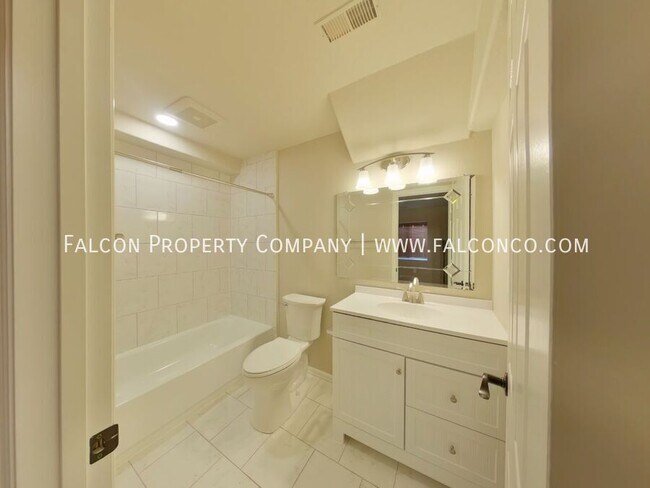 Building Photo - 6239 Hartman Dr