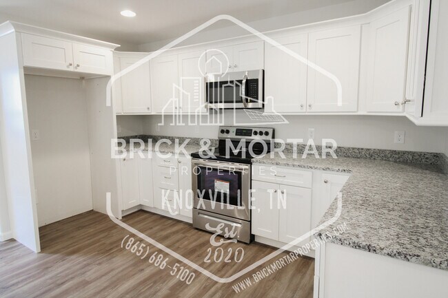 Building Photo - 4819 McCloud Rd