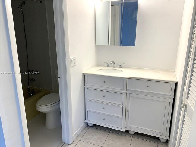 Building Photo - 250 180th Dr