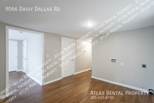 Building Photo - 9066 Daisy Dallas Rd