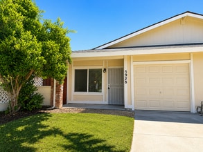 Building Photo - 5926-5928 Hilltop Drive