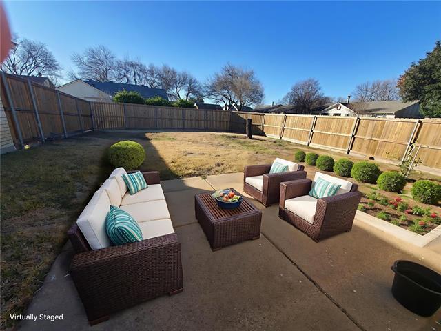 Building Photo - 1112 Longhorn Dr
