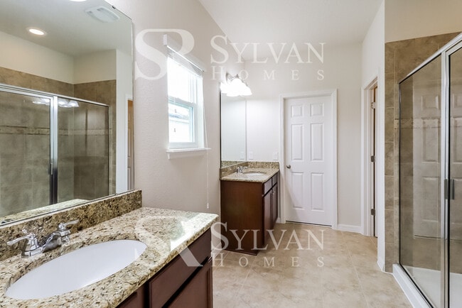 Building Photo - 1056 Avila Ln