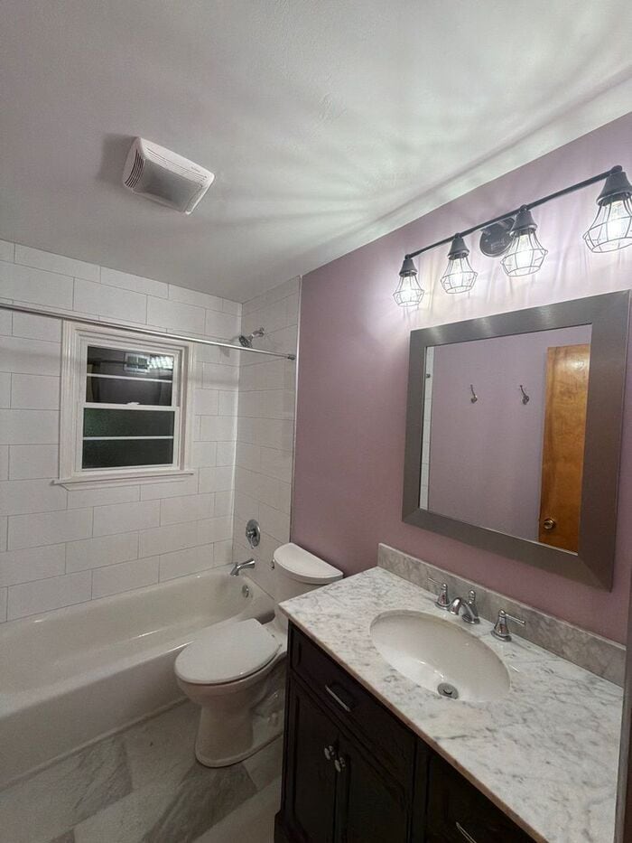 Building Photo - 4110 Blossomwood Dr