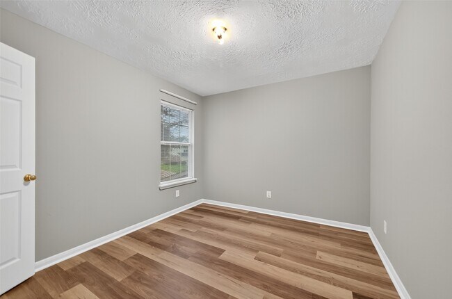 Building Photo - 8253 Fuqua Gardens Dr