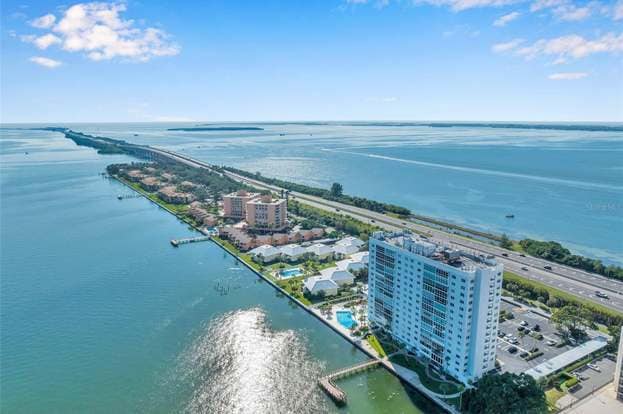 Building Photo - 7200 Sunshine Skyway Ln S